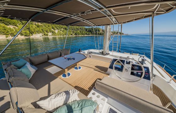 Catamaran Catana Group Bali 4.8 - 5 + 2 cab 14m