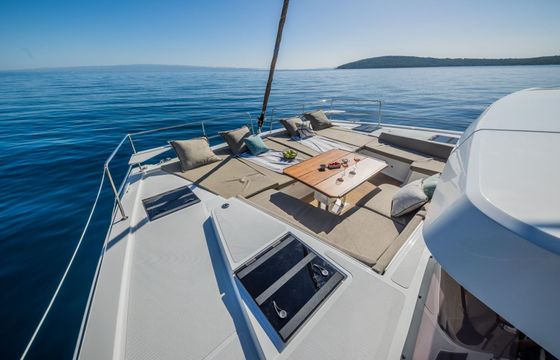 Catamaran Catana Group Bali 4.8 - 5 + 2 cab 14m