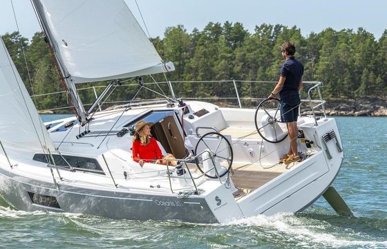 Sailboat Beneteau Oceanis 30.1 9.44m