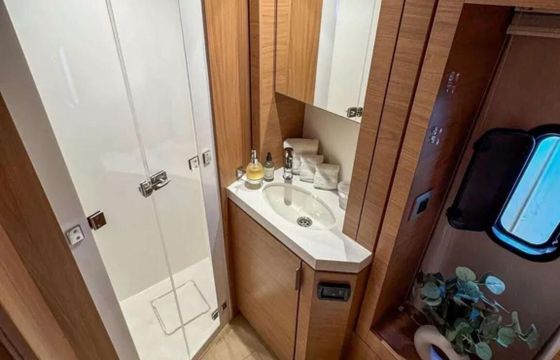 Catamaran Catana Group Bali 4.6 - 5 + 2 cab. 14m