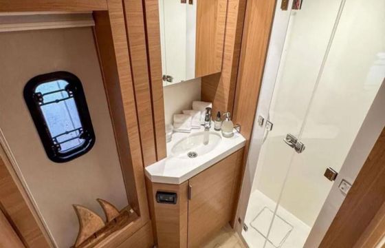 Catamaran Catana Group Bali 4.6 - 5 + 2 cab. 14m