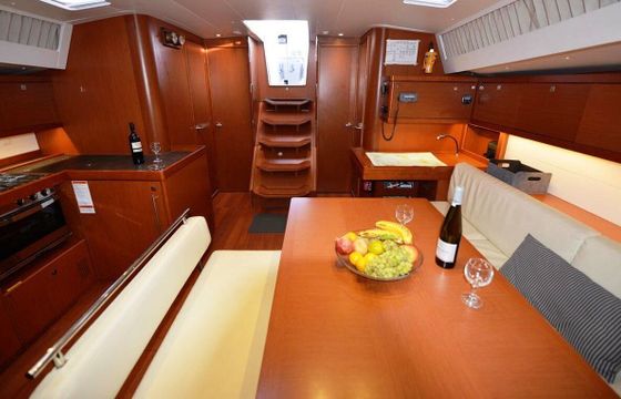 Sailboat Beneteau Oceanis 48 14m