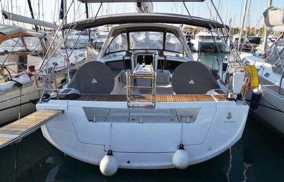 Sailboat Beneteau Oceanis 48 14m