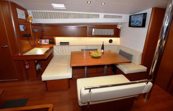 Sailboat Beneteau Oceanis 48 14m