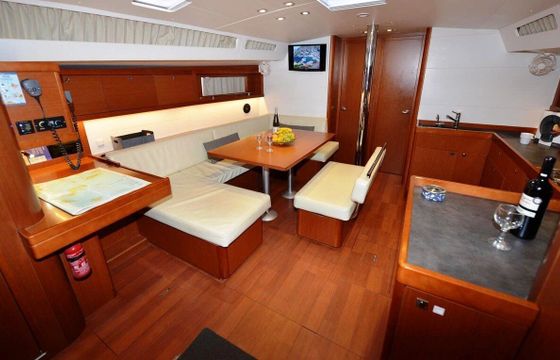 Sailboat Beneteau Oceanis 48 14m