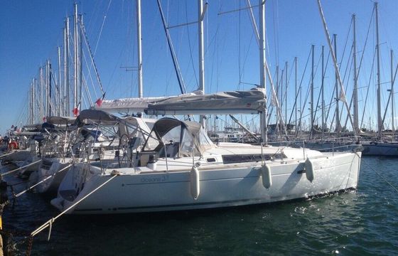 Sailboat BENETEAU OCEANIS 37 11.13m