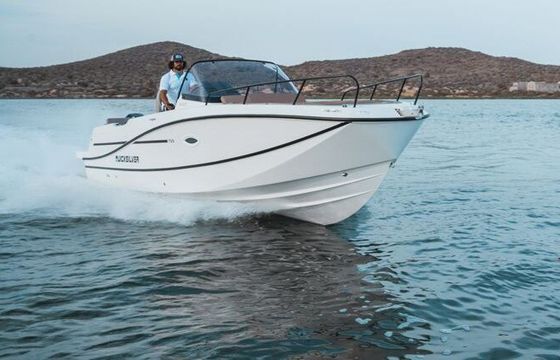 Motorboat Quicksilver Activ 755 Sundeck 250hp