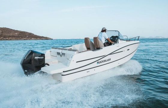 Motorboat Quicksilver Activ 755 Sundeck 250hp