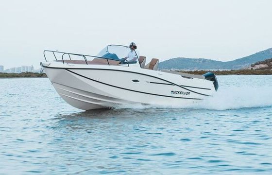 Motorboat Quicksilver Activ 755 Sundeck 250hp