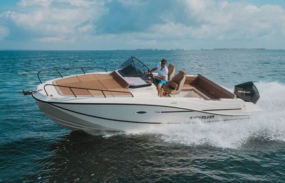 Motorboat Quicksilver Activ 755 Sundeck 250hp