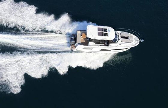 Motorboat Jeanneau Merry Fisher 1095 600hp