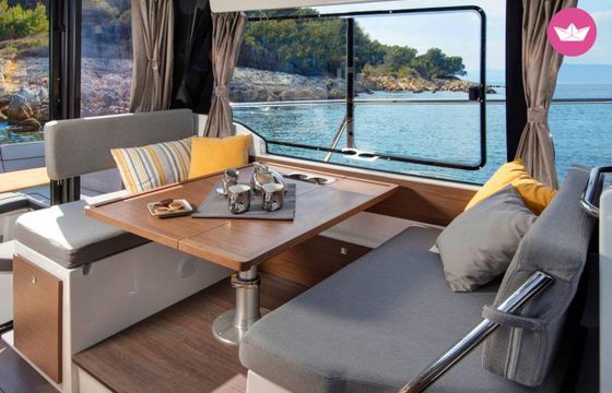 Motorboat Jeanneau Merry Fisher 1095 600hp