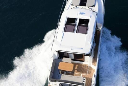 Motorboat Jeanneau Merry Fisher 1095 600hp