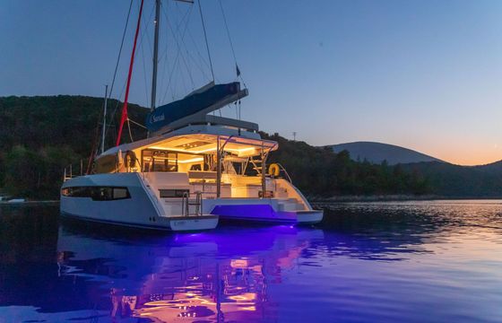 Catamaran Sunsail 454L 13m