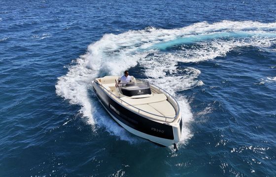 Motorboat Invictus Yacht 280 GT 350hp