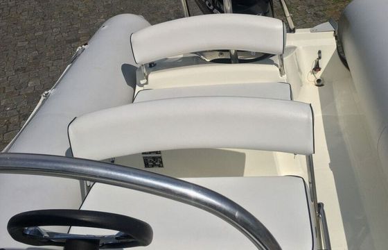 RIB Zodiac Bombard Explorer 135hp