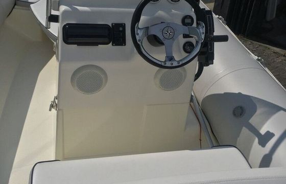 RIB Zodiac Bombard Explorer 135hp