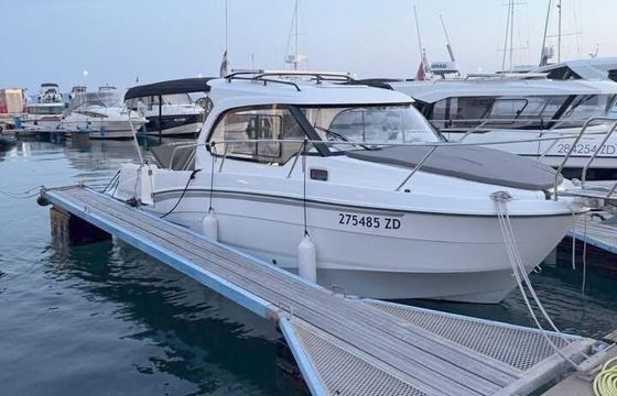 Motorboat Beneteau Antares 8 250hp