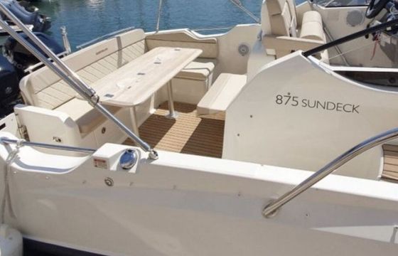 Motorboat Quicksilver Activ 875 Sundeck 500hp