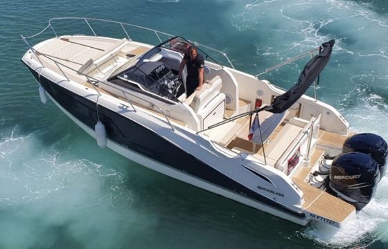 Motorboat Quicksilver Activ 875 Sundeck 500hp