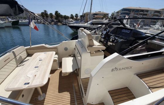 Motorboat Quicksilver Activ 875 Sundeck 500hp