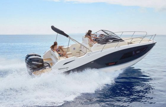 Motorboat Quicksilver Activ 875 Sundeck 500hp