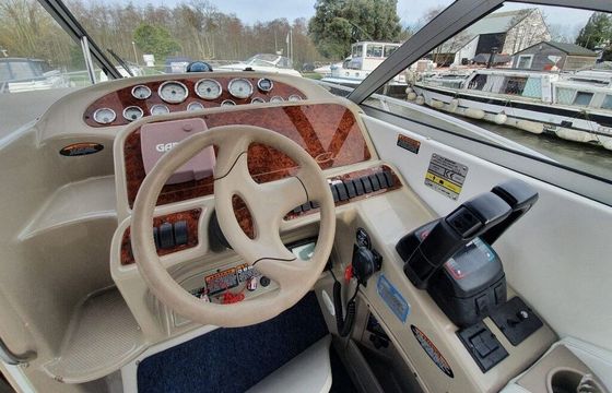Motor yacht Bayliner 3055si ciera sunbidge 320hp