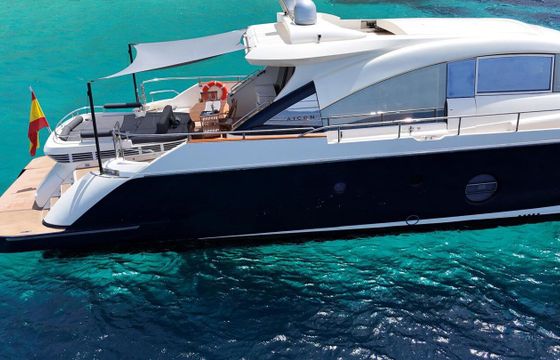 Motor yacht Aicon 72SL | GADEA 2900hp