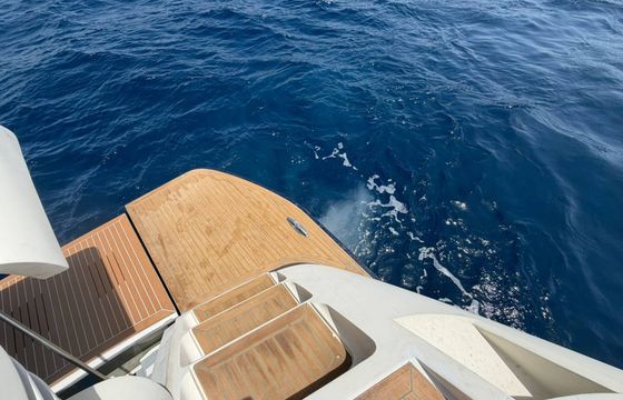Motor yacht Aicon 72SL | GADEA 2900hp