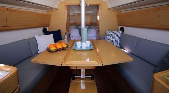 Sailboat BENETEAU FIRST 35 10.85m
