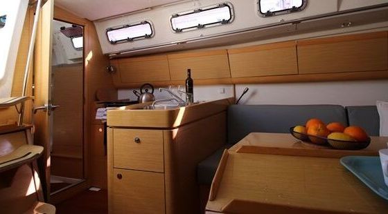 Sailboat BENETEAU FIRST 35 10.85m