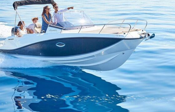 Motorboat Quicksilver Activ 675 Sundeck 200hp
