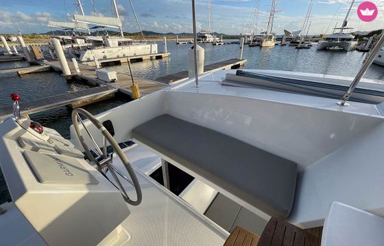 Catamaran Fountaine Pajot Fountaine Pajot Astrea 42 - 4 + 2 cab. 12.58m