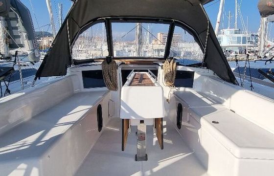 Sailboat Dufour Yachts Dufour 37 - 3 cab. 10m