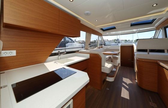 Motorboat Greenline 39 370hp