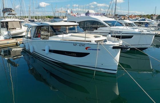 Motorboat Greenline 39 370hp