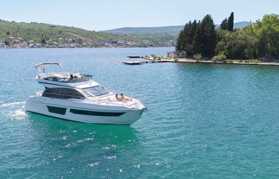 Motor yacht Azimut 56 fly 1900hp