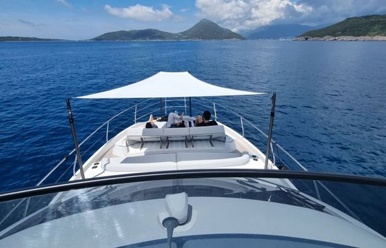 Motor yacht Azimut 56 fly 1900hp