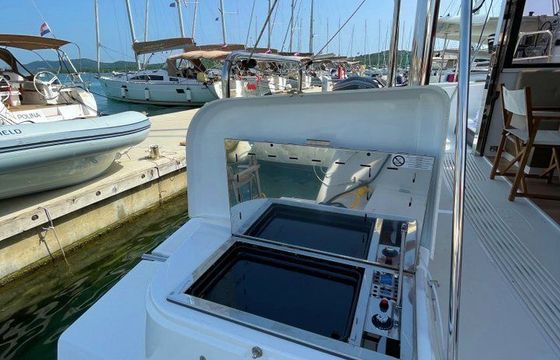 Catamaran Catana Group Bali 4.2 - 4 + 1 cab. 12.85m