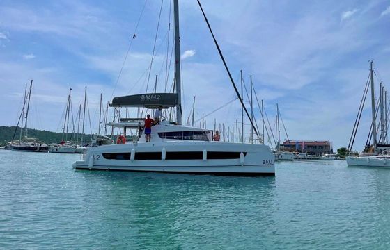 Catamaran Catana Group Bali 4.2 - 4 + 1 cab. 12.85m