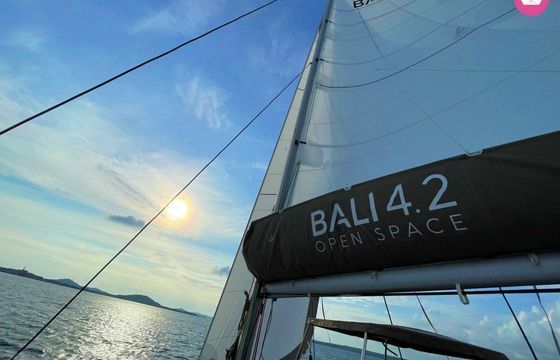 Catamaran Catana Group Bali 4.2 - 4 + 1 cab. 12.85m