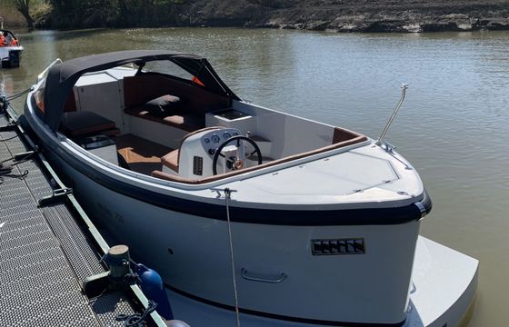 Motorboat Maxima Flying Lounge (vaarbewijs vereist) 100hp