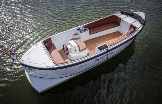 Motorboat Maxima Flying Lounge (vaarbewijs vereist) 100hp