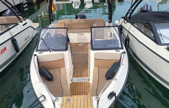 Motorboat Quicksilver Activ 605 Bowrider 150hp