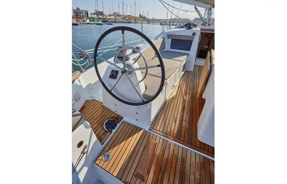 Sailboat Jeanneau Sun Odyssey 410 12m