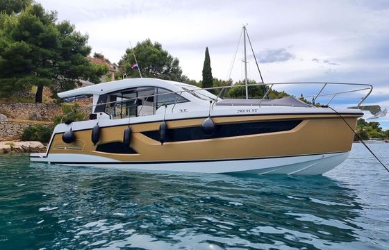Motor yacht Sealine Sealine C390 760hp
