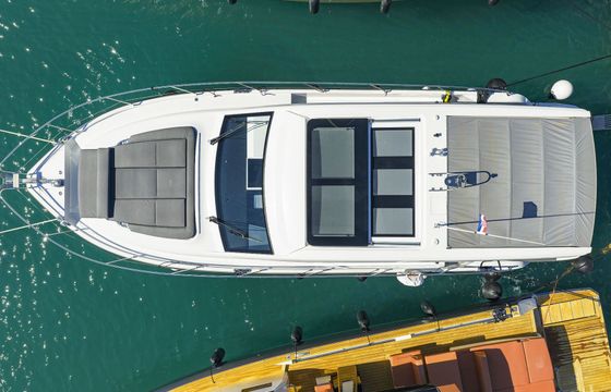 Motor yacht Sealine Sealine C390 760hp