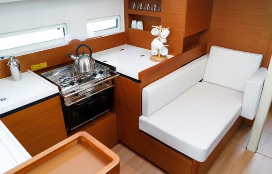 Sailboat Sun Odyssey 410 12m