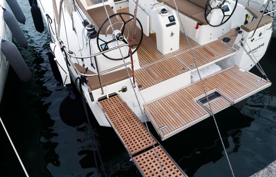 Sailboat Sun Odyssey 410 12m