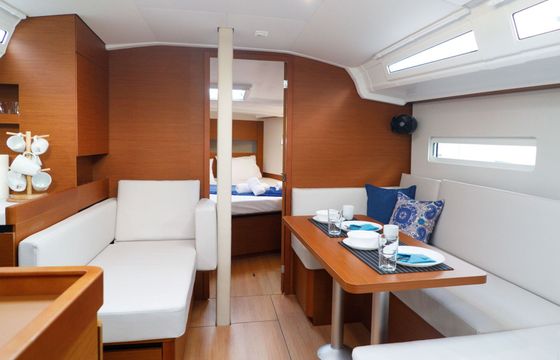 Sailboat Sun Odyssey 410 12m